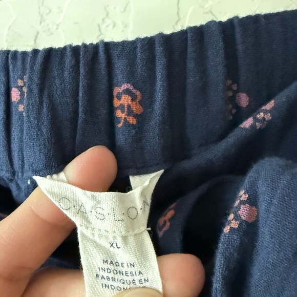 Caslon|Gauze Navy Blue Ditsy floral faux wrap midi skirt with tie waist••Boho XL - Picture 7 of 10